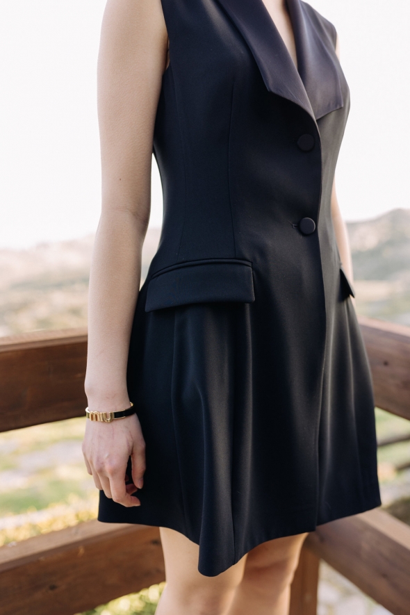BLACK TIE